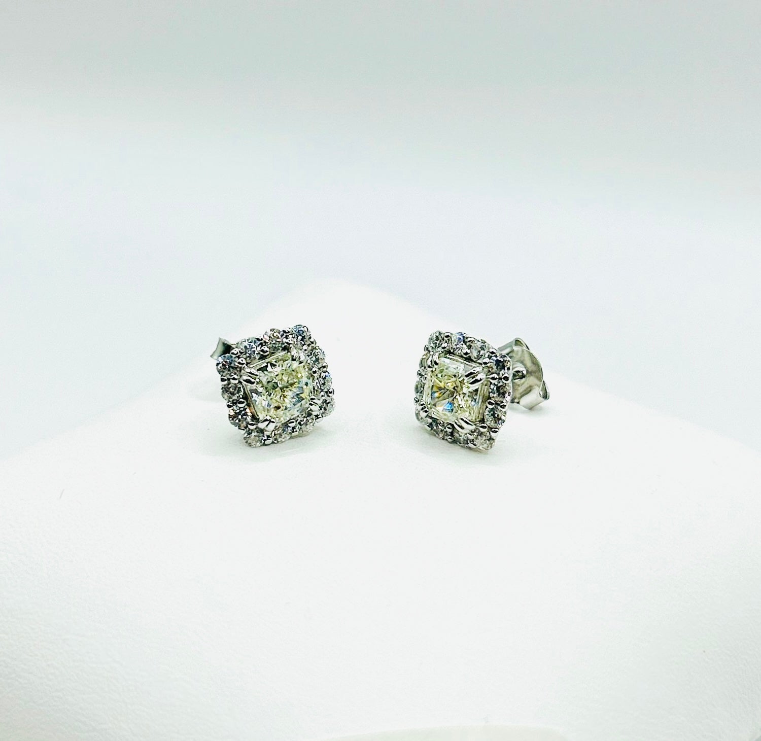 Orecchini Donna in Argento 925 con Pietra e Zirconi – Eleganza Luminosa Senza Tempo