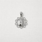 Pendente Madonna in Oro Bianco 18kt (750) – 18x27 mm | CM Silver Jewels