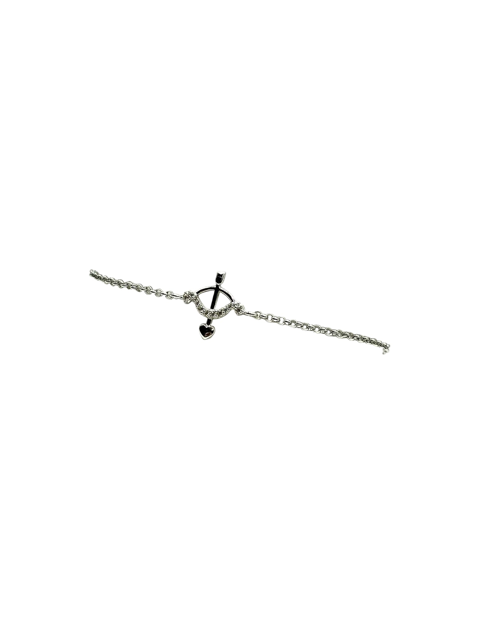 Bracciale in argento 925 con ciondolo cuore e chiusura a T, stile elegante e minimalista.