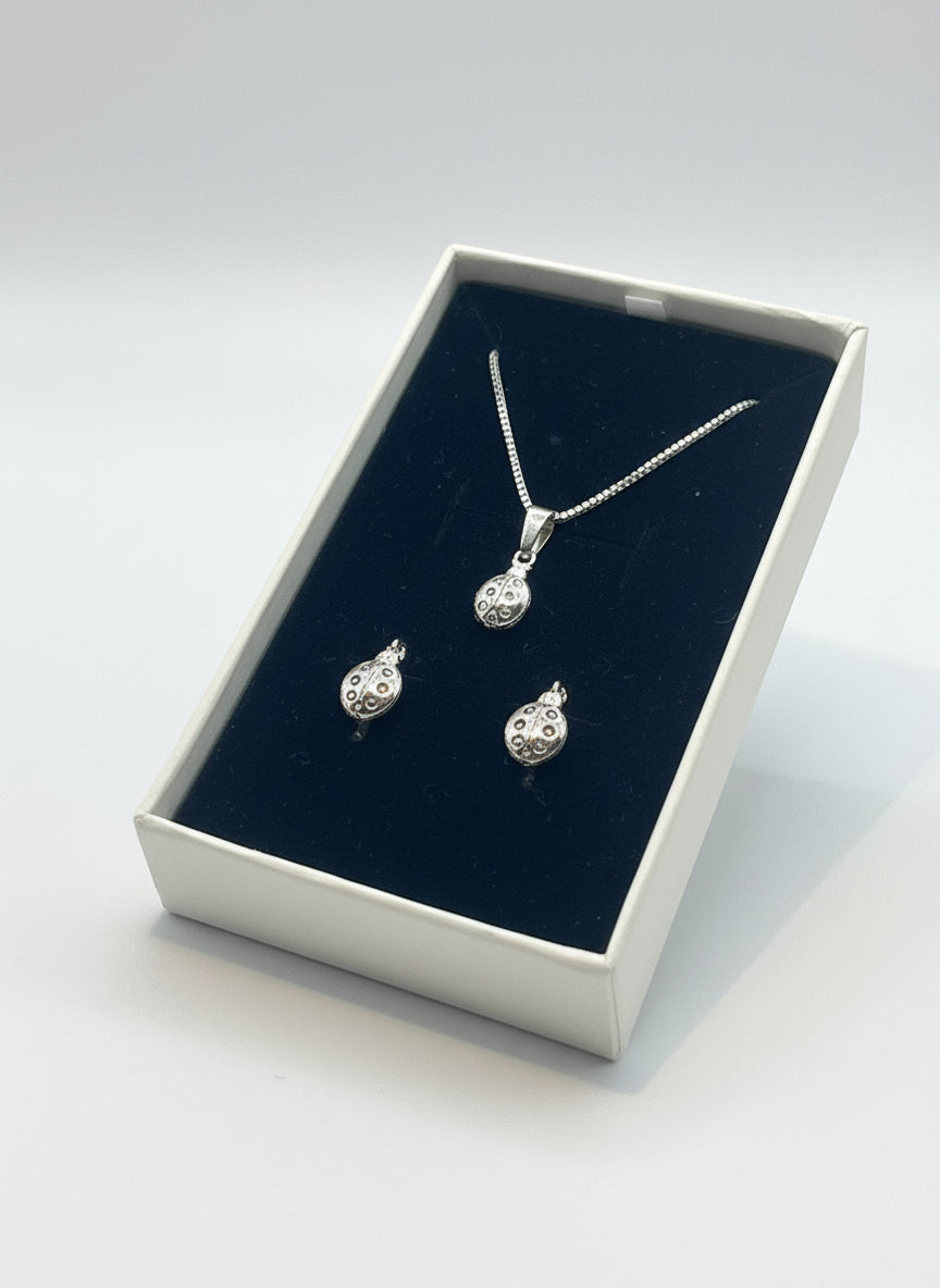 Set Gioielli Donna in Argento 925 – Collana con Ciondolo Coccinella 40 cm + Orecchini Coccinella a Cerchietti - Gioielleria CM SILVER & JEWELS