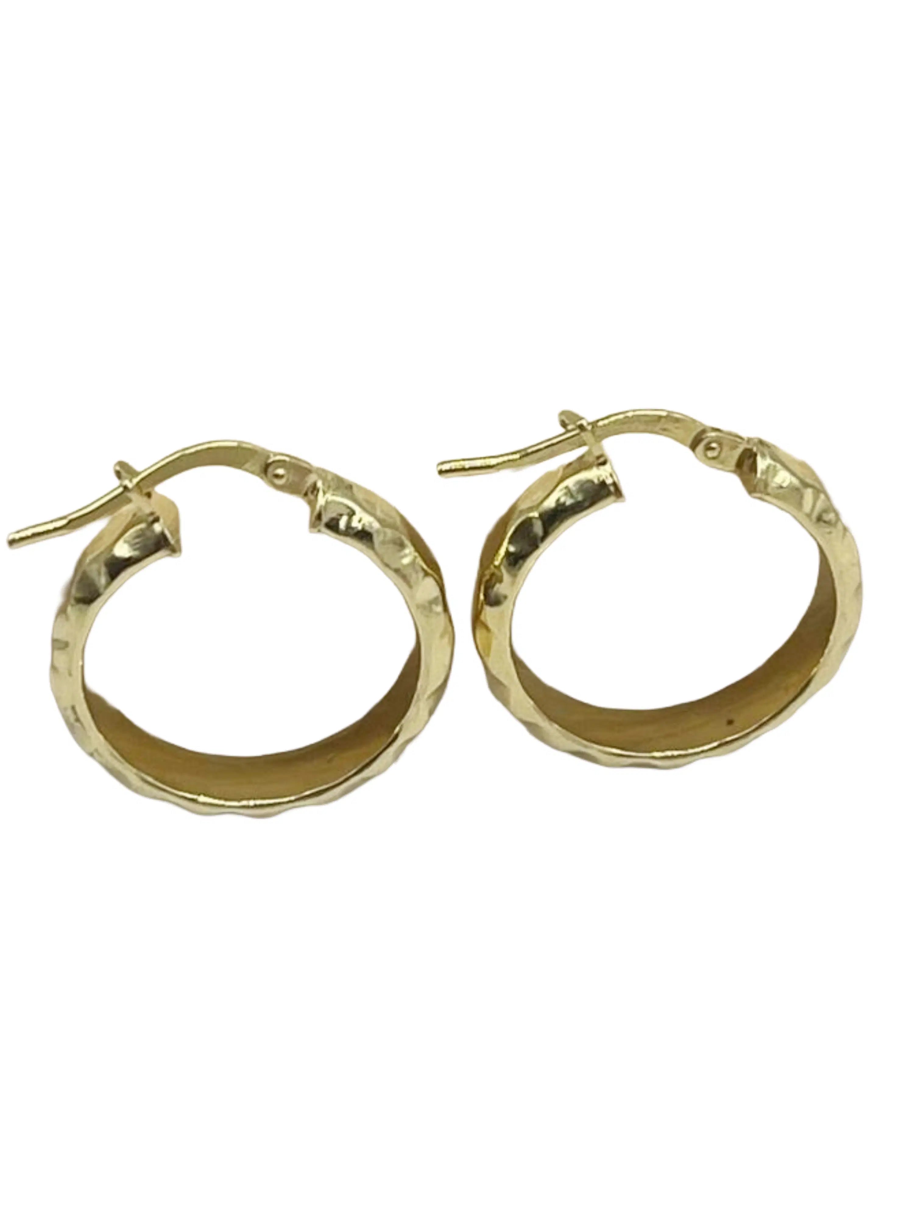 Orecchini a cerchio in argento 925 placcato oro con finitura martellata artigianale