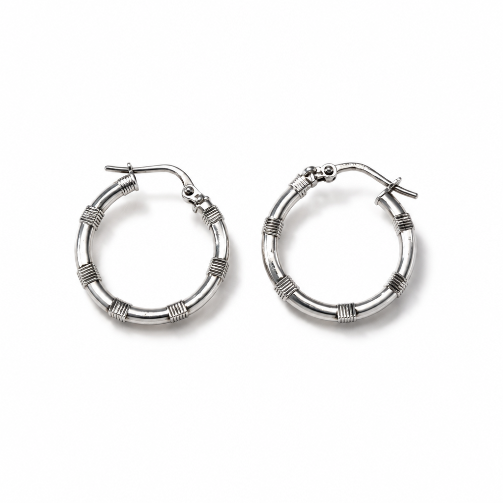 Orecchini a Cerchio in Argento 925 con Dettagli Avvolti – 20 mm | CM Silver Jewels