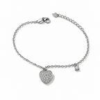 Bracciale in argento 925 con cuore pavé e punto luce laterale indossato su polso femminile.