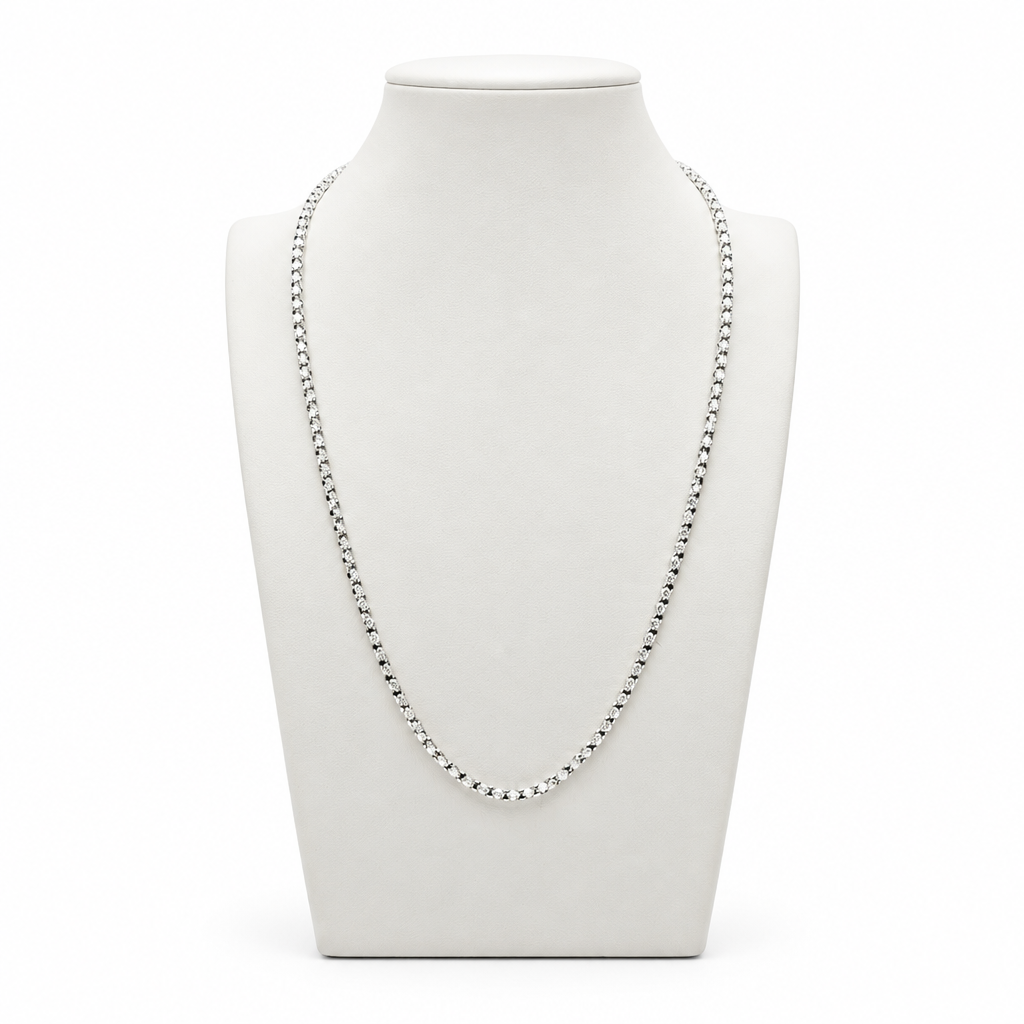 Collana maglia Pop Corn in argento 925 su espositore bianco, vista frontale