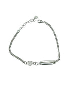 Bracciale argento 925 con cuore pavé e targhetta, stile elegante e minimalista, catena sottile