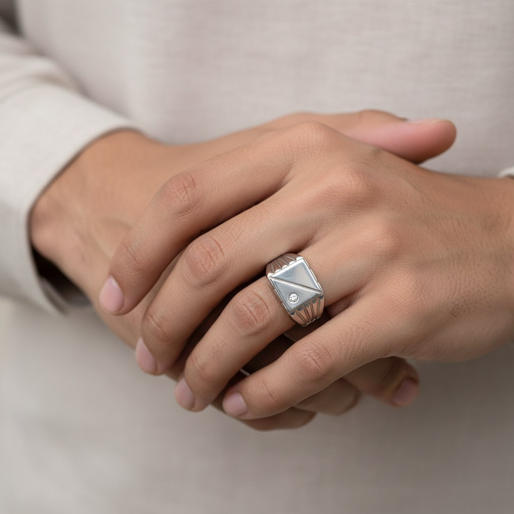 Anello Uomo in Argento 925 con Zircone Angolare Trasparente | CM Silver Jewels