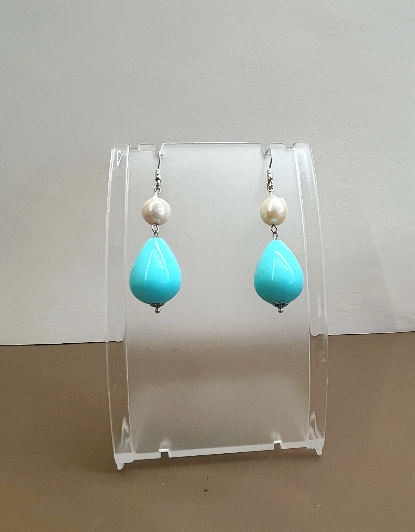 Orecchini Artigianali con Pasta di Turchese e Perla Bianca in Argento 925 – Eleganza Fresca e Luminosa