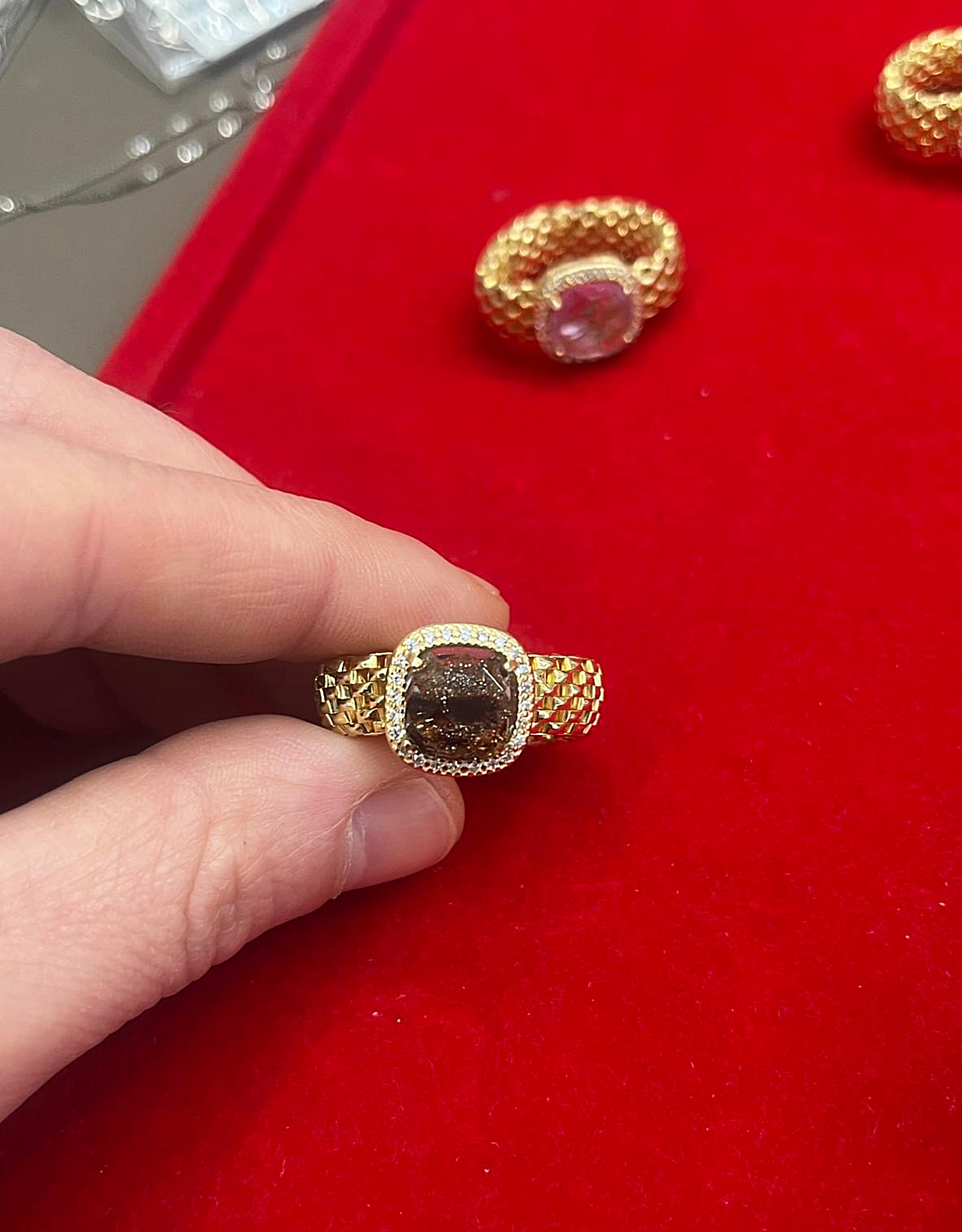 Anello Dorato in Argento 925 Artigianale – Eleganza Moderna e Stile Distintivo