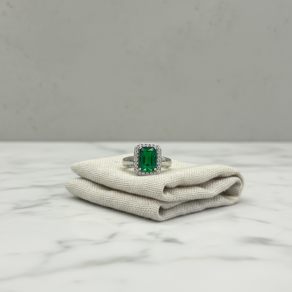 925 Silver Ring with Emerald Green Zircon and White Zircon Pavé