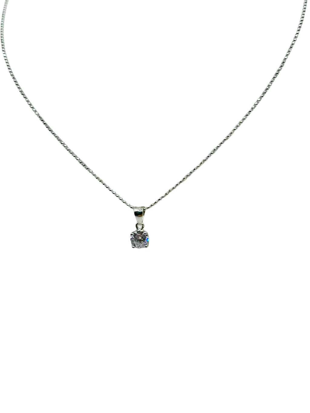 Collier lumineux en argent 925, symbole d'amour, de transparence et d'élégance.