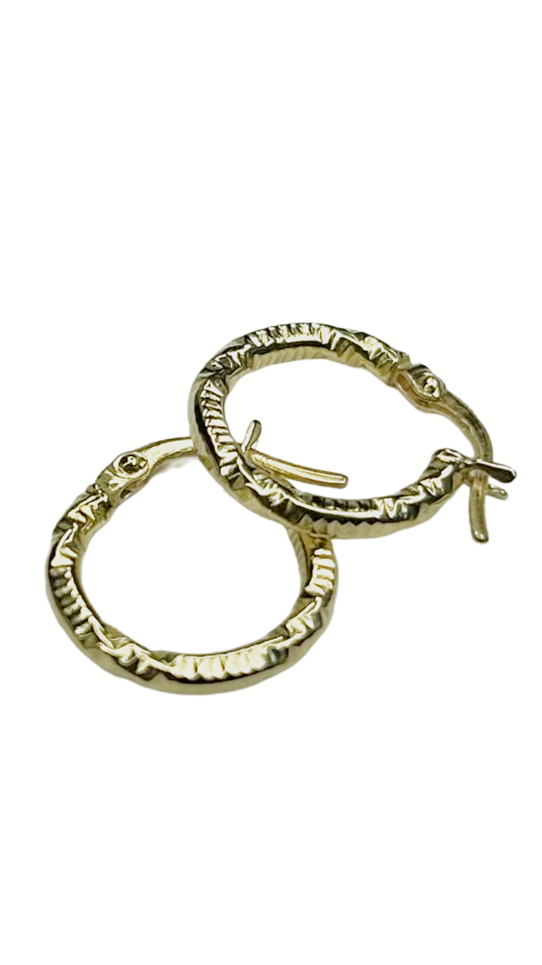 Orecchini a cerchio in oro giallo 750 (18 carati) lavorazione artigianale martellata