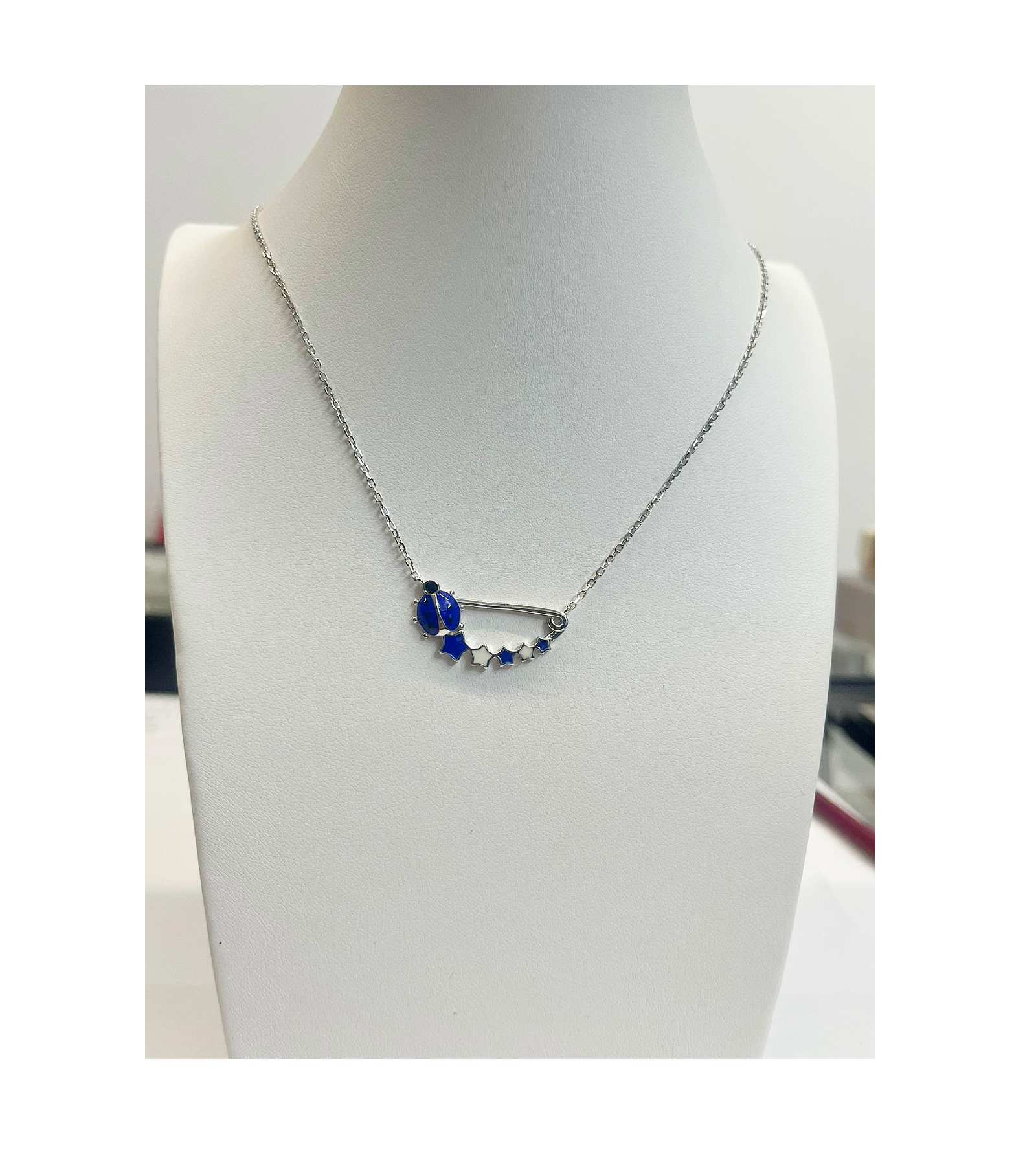Collana in Argento 925 con Spilla, Coccinella Blu e Stelline – Fortuna e Dolcezza