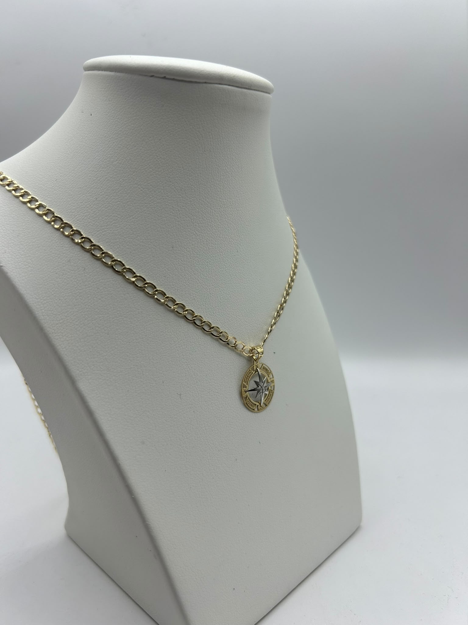 Collana in Oro 18k con Ciondolo Rosa dei Venti – 50 cm | CM Silver Jewels