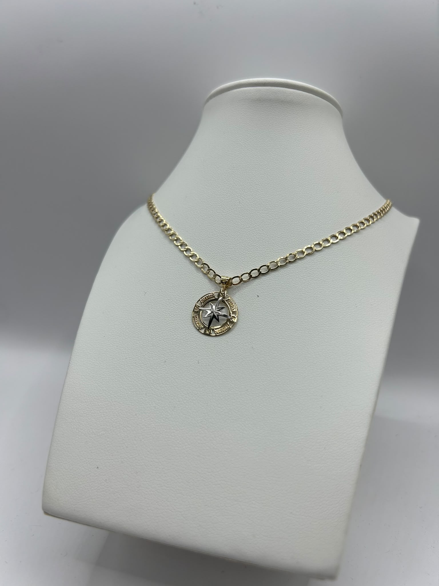 Collana in Oro 18k con Ciondolo Rosa dei Venti – 50 cm | CM Silver Jewels