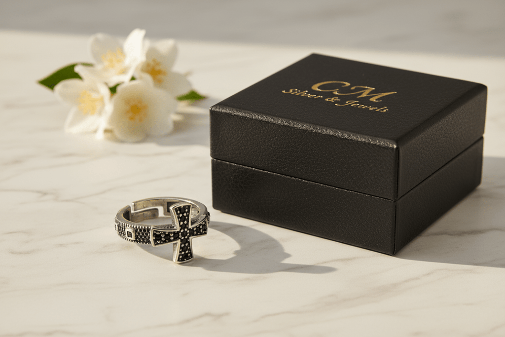 Shot 5 – Lifestyle cofanetto chiuso con fiori
