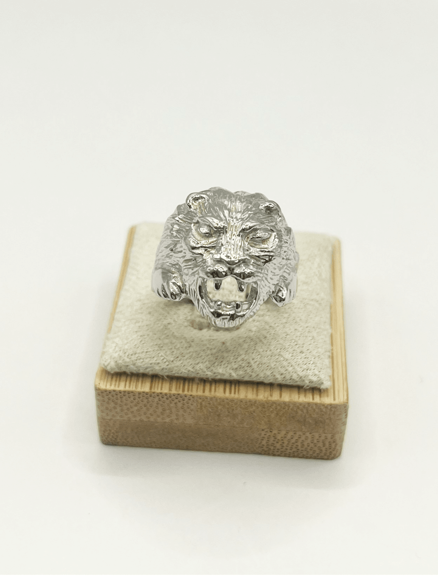 Anello Testa di Tigre in Argento 925 – Occhi Ipnotici Rossi, Verdi o Argento | Misura Regolabile | Gioiello Grintoso e Potente - Gioielleria CM SILVER & JEWELS