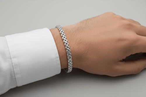 Bracciale in argento 925 maglia bismark indossato su polso maschile – CM Silver Jewels