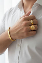 Bracciale personalizzato - lifestyle sfondo chiaro