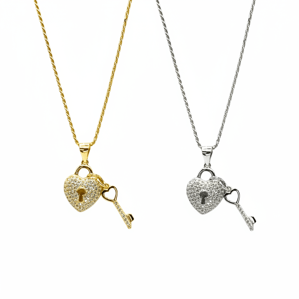 Collana in Argento 925 Cuore Lucchetto e Chiave 45 cm – Hero Shot sfondo bianco versioni Dorata e Silver | CM Silver Jewels