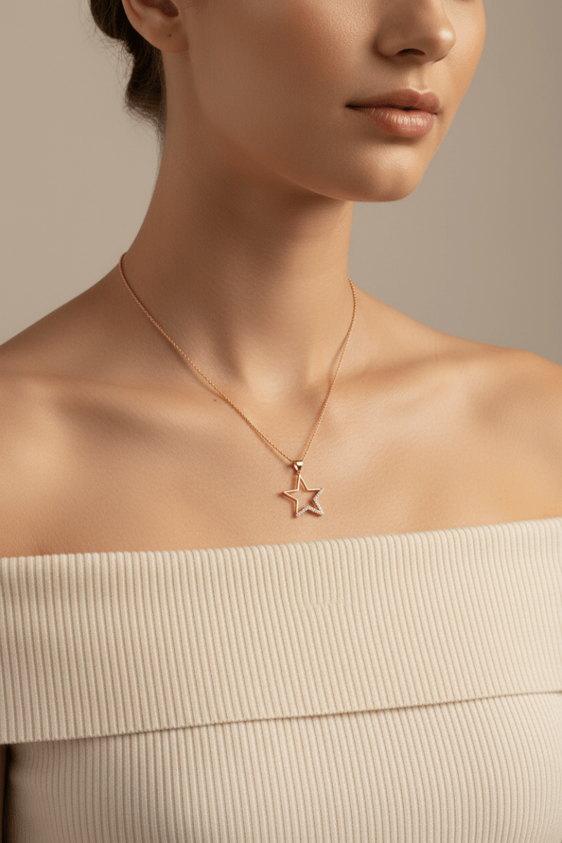 Lifestyle – Collana Stella su modella 2026
