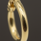 Detail Shot tubo oro 18k liscio
