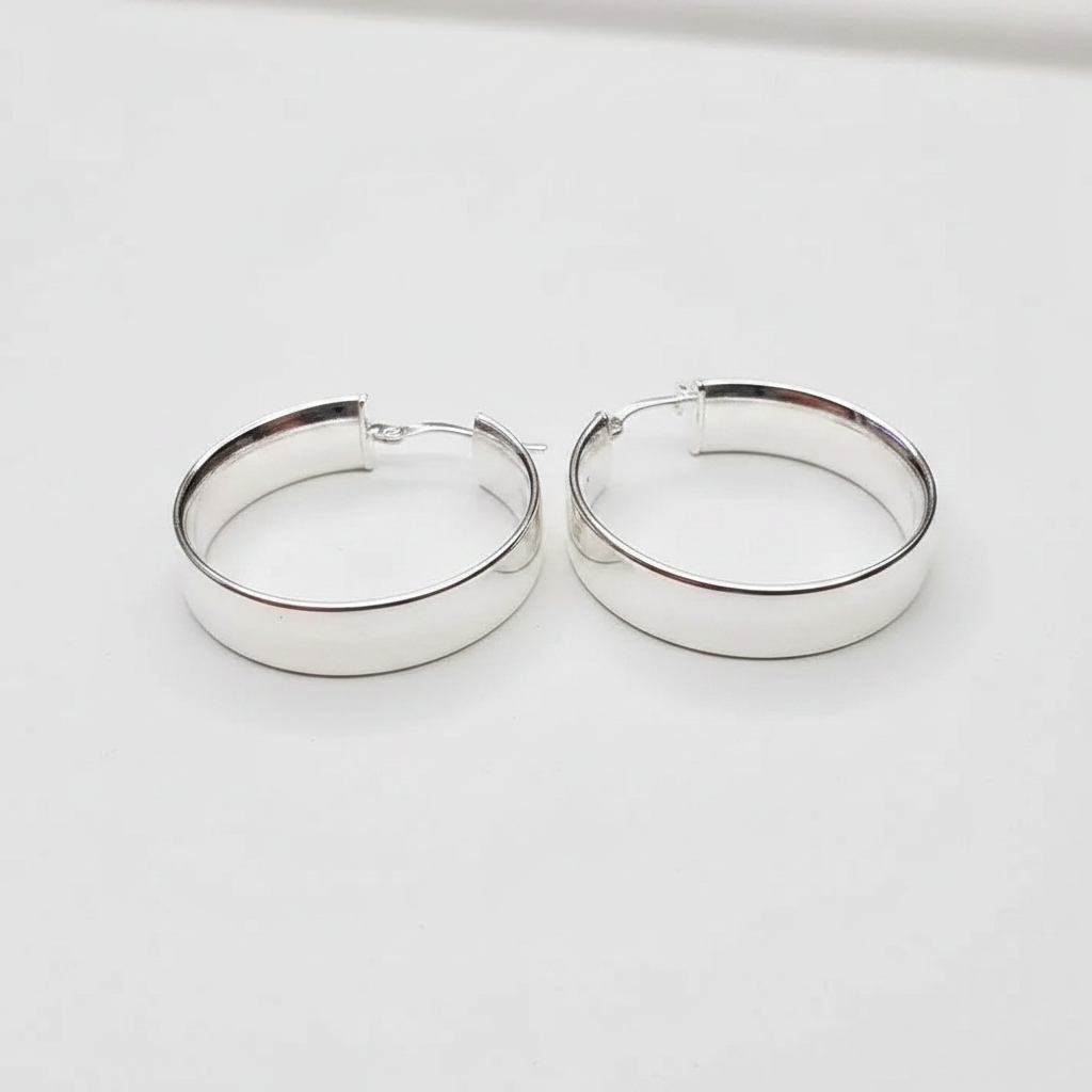 Hero Shot – Orecchini Cerchio Specchiato 20mm