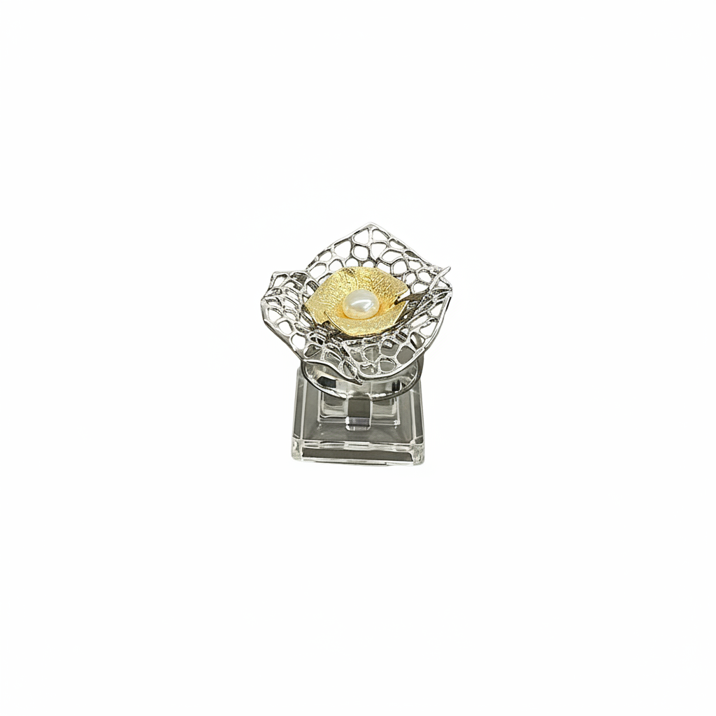 Anello fiore artigianale argento 925 donna su sfondo bianco - CM Silver Jewels