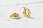Orecchini cerchio oro 18k profilo largo – dettaglio spessore 6 mm e chiusura a cerniera – CM Silver Jewels