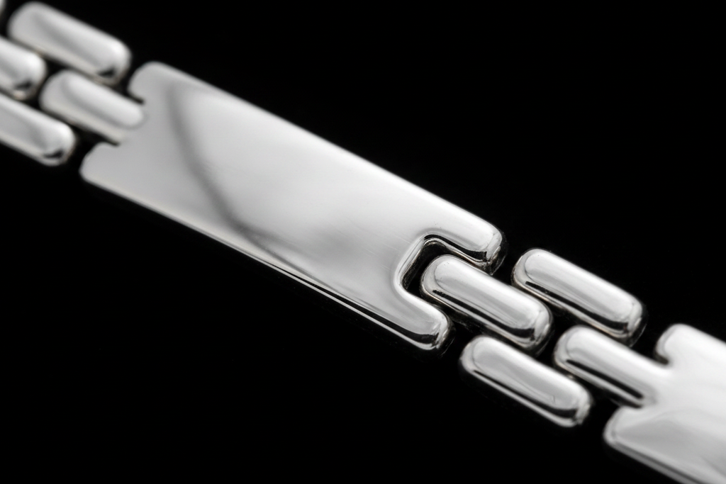 Dettaglio macro piastra ID e maglia doppia H bracciale argento 925 – CM Silver Jewels