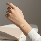 Lifestyle - Bracciale Punto Luce indossato