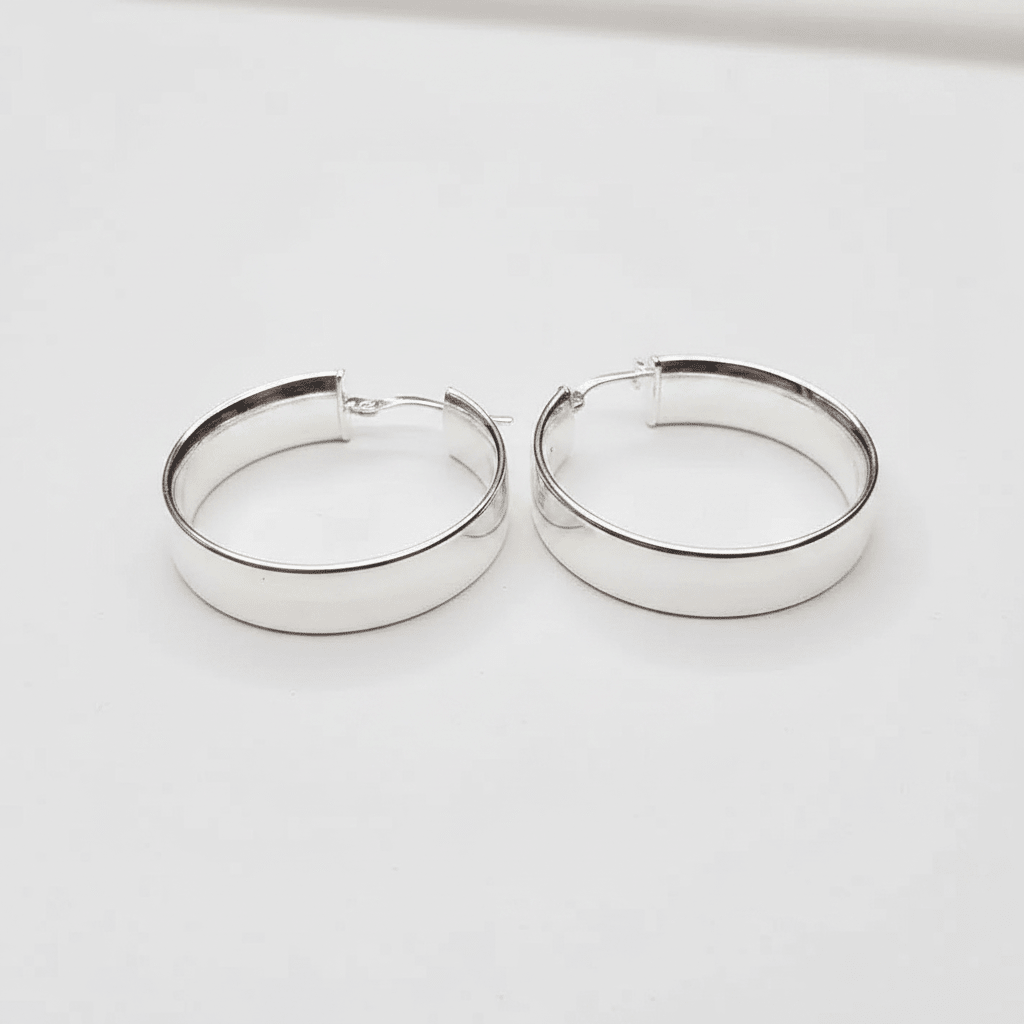 Hero Shot – Orecchini Cerchio Specchiato 20mm