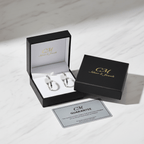 Orecchini cerchio oro bianco 18k nel cofanetto regalo CM Silver & Jewels con certificato, su piano in marmo – CM Silver Jewels