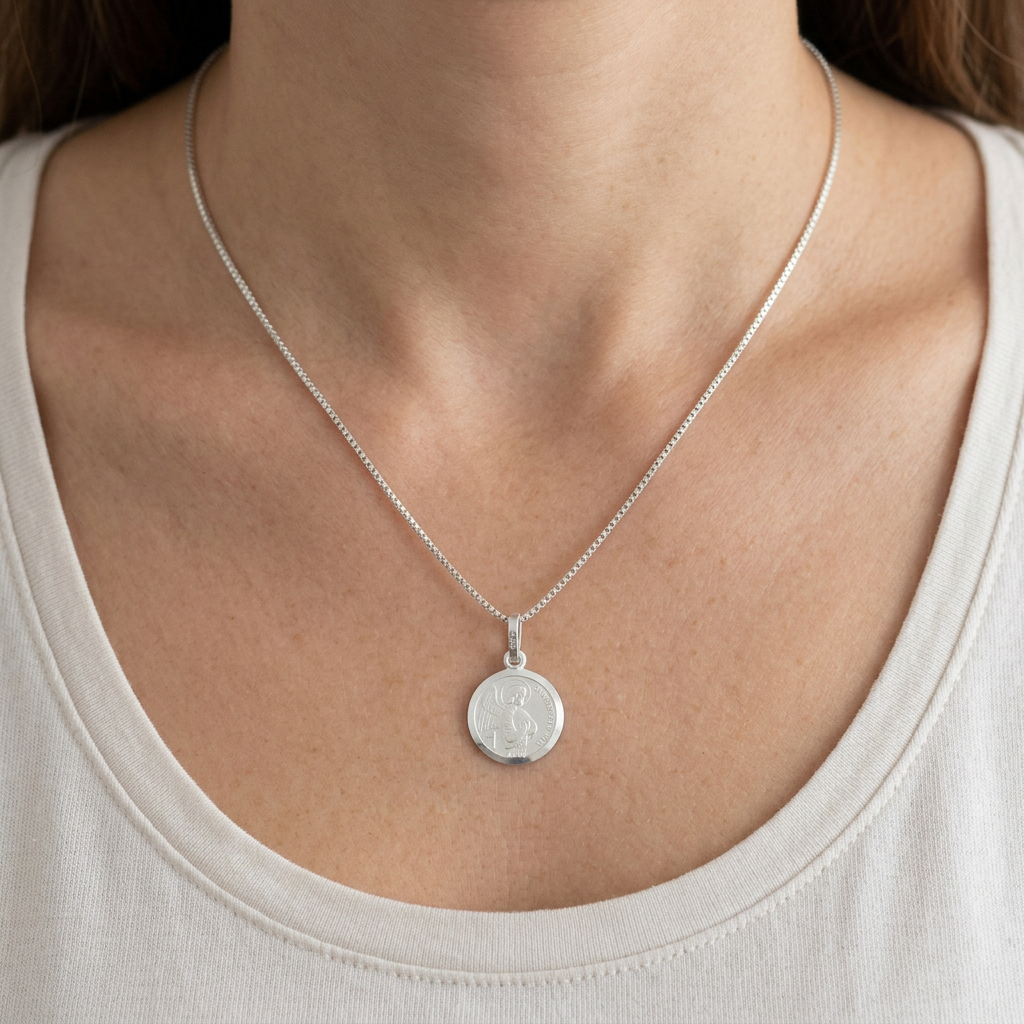 Proporzioni della collana da 50 cm con ciondolo da 13 mm